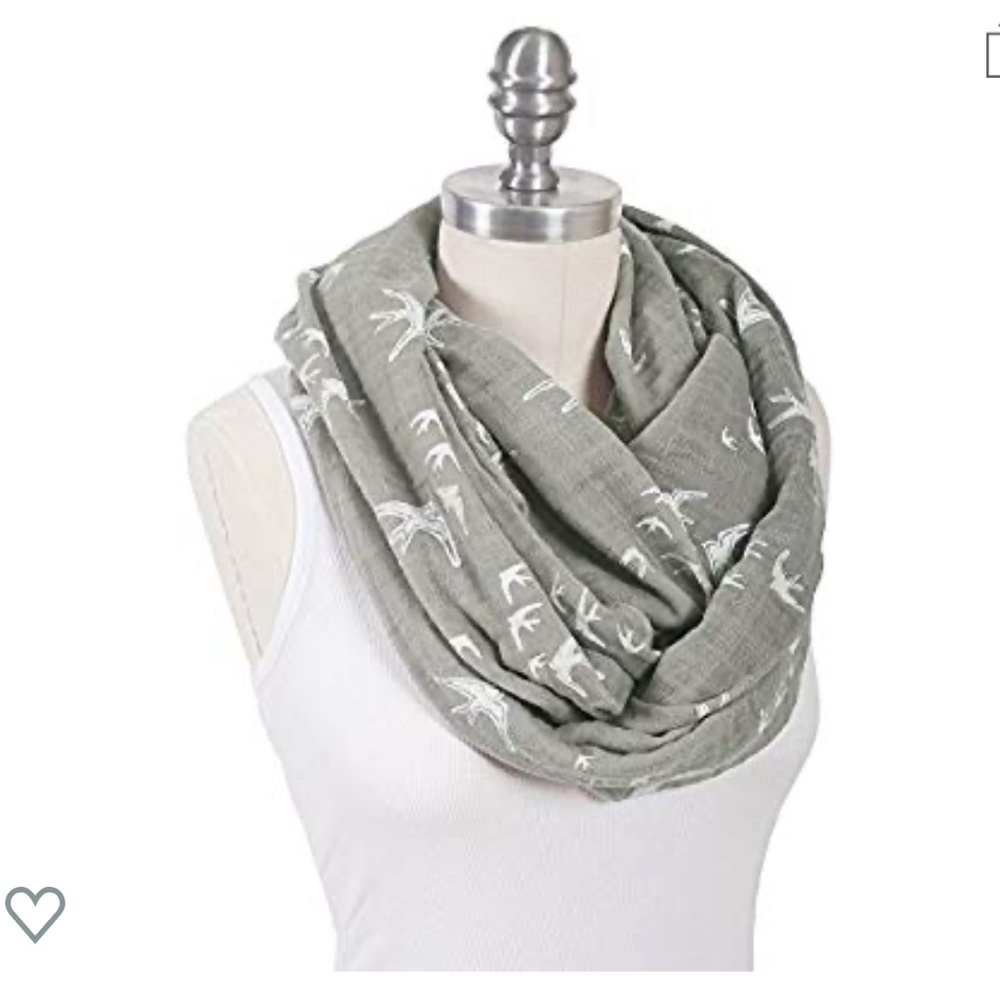 ✨New✨ Bebe Au Lait Infinity Nursing Scarf
